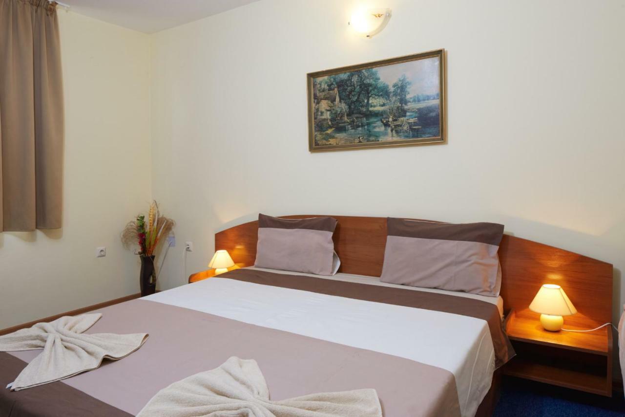 Guest House Plechkarovi Ravda Luaran gambar