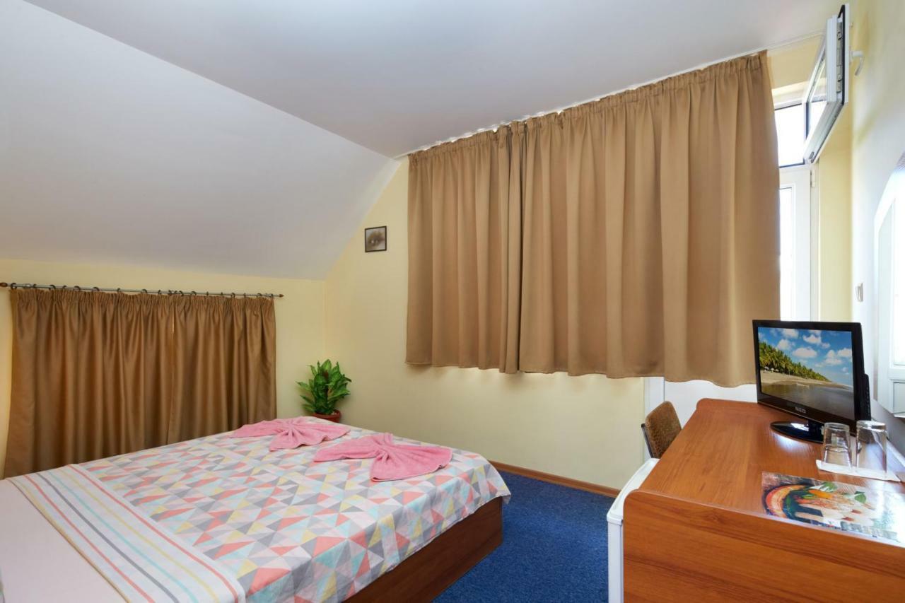 Guest House Plechkarovi Ravda Luaran gambar